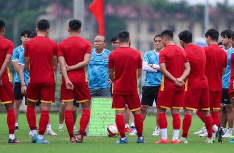 Ông Park chỉnh đốn các cầu thủ U23 Việt Nam - Ảnh 1. Ông Park chỉnh đốn các cầu thủ U23 Việt Nam - Ảnh 1.