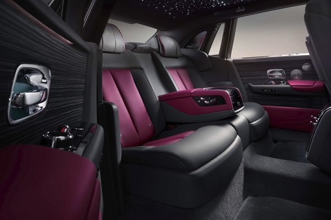 Rolls-Royce Phantom 2023 ra mắt: Tản nhiệt phát sáng, nhiều tùy chọn mới cho giới siêu giàu - Ảnh 8. Rolls-Royce Phantom 2023 ra mắt: Tản nhiệt phát sáng, nhiều tùy chọn mới cho giới siêu giàu - Ảnh 8.