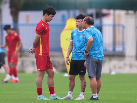 Ông Park chỉnh đốn các cầu thủ U23 Việt Nam - Ảnh 2. Ông Park chỉnh đốn các cầu thủ U23 Việt Nam - Ảnh 2.