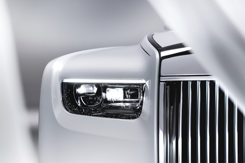 Rolls-Royce Phantom 2023 ra mắt: Tản nhiệt phát sáng, nhiều tùy chọn mới cho giới siêu giàu - Ảnh 15. Rolls-Royce Phantom 2023 ra mắt: Tản nhiệt phát sáng, nhiều tùy chọn mới cho giới siêu giàu - Ảnh 15.