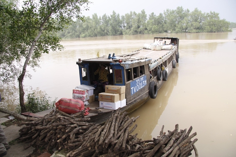 Thương nhớ đò dọc miền Tây - Kỳ 5: Từng bị hỏi mua đò để... vượt biên - Ảnh 2. Thương nhớ đò dọc miền Tây - Kỳ 5: Từng bị hỏi mua đò để... vượt biên - Ảnh 2.