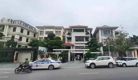 Khởi tố và bắt cựu chủ tịch UBND TP Hạ Long Phạm Hồng Hà - Ảnh 1. Khởi tố và bắt cựu chủ tịch UBND TP Hạ Long Phạm Hồng Hà - Ảnh 1.
