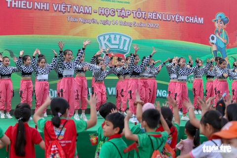 Hơn 3.000 bạn nhỏ ‘rực cháy’ với Ngày hội thiếu nhi Việt Nam - Ảnh 3. Hơn 3.000 bạn nhỏ ‘rực cháy’ với Ngày hội thiếu nhi Việt Nam - Ảnh 3.