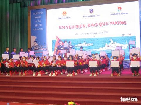 Ươm mầm tình yêu biển đảo qua thi tài kiến thức lịch sử - Ảnh 2. Ươm mầm tình yêu biển đảo qua thi tài kiến thức lịch sử - Ảnh 2.