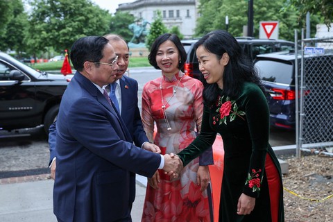 Thủ tướng Phạm Minh Chính nói với người Việt ở Mỹ: Nhiễu điều phủ lấy giá gương - Ảnh 1. Thủ tướng Phạm Minh Chính nói với người Việt ở Mỹ: Nhiễu điều phủ lấy giá gương - Ảnh 1.