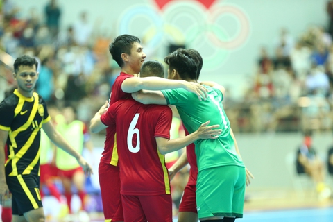 Futsal Việt Nam vượt qua ám ảnh Malaysia - Ảnh 1. Futsal Việt Nam vượt qua ám ảnh Malaysia - Ảnh 1.