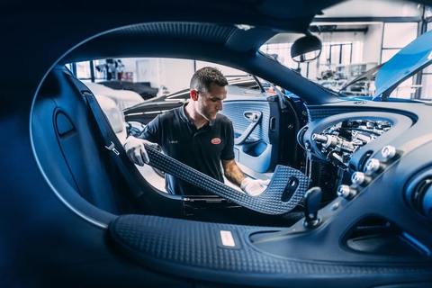 Siêu xe Bugatti của Cristiano Ronaldo mất tới 16 tuần chỉ để chế tạo nội thất - Ảnh 8. Siêu xe Bugatti của Cristiano Ronaldo mất tới 16 tuần chỉ để chế tạo nội thất - Ảnh 8.