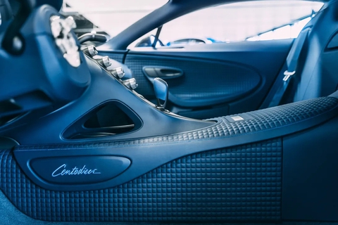 Siêu xe Bugatti của Cristiano Ronaldo mất tới 16 tuần chỉ để chế tạo nội thất - Ảnh 2. Siêu xe Bugatti của Cristiano Ronaldo mất tới 16 tuần chỉ để chế tạo nội thất - Ảnh 2.