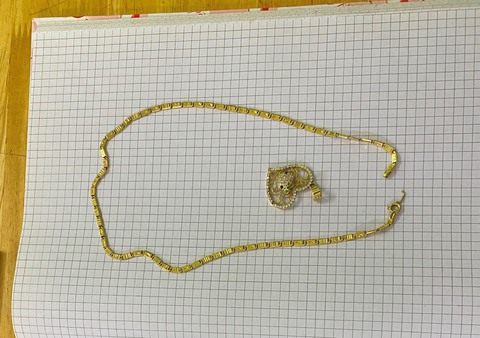 Hai tổ trinh sát phối hợp, lùa tên cướp dây chuyền vào hẻm cụt khống chế bắt gọn - Ảnh 3. Hai tổ trinh sát phối hợp, lùa tên cướp dây chuyền vào hẻm cụt khống chế bắt gọn - Ảnh 3.