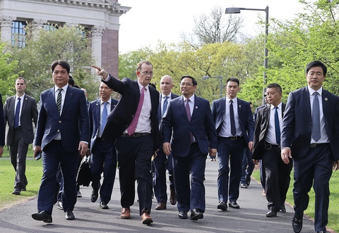 Phát biểu ở ĐH Harvard, Thủ tướng nêu thông điệp xây dựng nền kinh tế độc lập, tự chủ - Ảnh 2. Phát biểu ở ĐH Harvard, Thủ tướng nêu thông điệp xây dựng nền kinh tế độc lập, tự chủ - Ảnh 2.