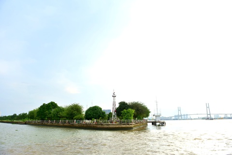 Bí thư, Chủ tịch TP.HCM khảo sát tìm cách phát triển sông Sài Gòn - Ảnh 14. Bí thư, Chủ tịch TP.HCM khảo sát tìm cách phát triển sông Sài Gòn - Ảnh 14.