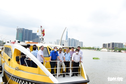 Bí thư, Chủ tịch TP.HCM khảo sát tìm cách phát triển sông Sài Gòn - Ảnh 19. Bí thư, Chủ tịch TP.HCM khảo sát tìm cách phát triển sông Sài Gòn - Ảnh 19.