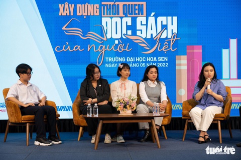 Khuyến đọc trong trường: Đừng chỉ đặt trọng trách lên môn văn - Ảnh 1. Khuyến đọc trong trường: Đừng chỉ đặt trọng trách lên môn văn - Ảnh 1.