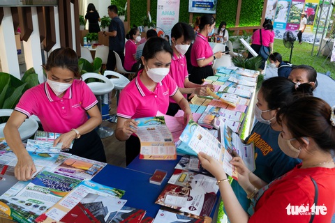 Ngày hội du lịch TP.HCM tái ngộ du khách bằng bom tấn khuyến mãi - Ảnh 2. Ngày hội du lịch TP.HCM tái ngộ du khách bằng bom tấn khuyến mãi - Ảnh 2.