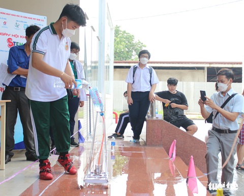5.000 học sinh dự ngày hội STEM khám phá khoa học, chọn nghề tương lai - Ảnh 4. 5.000 học sinh dự ngày hội STEM khám phá khoa học, chọn nghề tương lai - Ảnh 4.