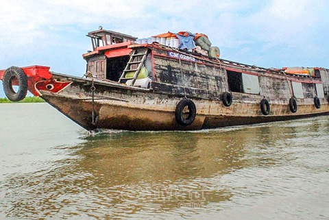 Thương nhớ đò dọc miền Tây - Kỳ 6: Bên bến sông đợi chuyến đò về Đất Mũi - Ảnh 1. Thương nhớ đò dọc miền Tây - Kỳ 6: Bên bến sông đợi chuyến đò về Đất Mũi - Ảnh 1.