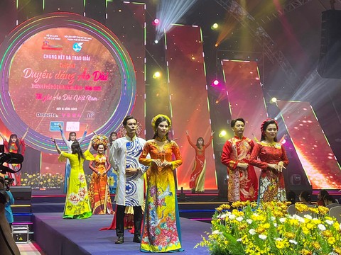 Cuộc thi Duyên dáng Áo dài 2022: Tôn vinh nét đẹp tà áo Việt - Ảnh 2. Cuộc thi Duyên dáng Áo dài 2022: Tôn vinh nét đẹp tà áo Việt - Ảnh 2.