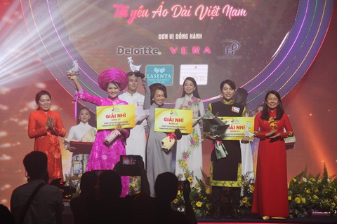 Cuộc thi Duyên dáng Áo dài 2022: Tôn vinh nét đẹp tà áo Việt - Ảnh 11. Cuộc thi Duyên dáng Áo dài 2022: Tôn vinh nét đẹp tà áo Việt - Ảnh 11.