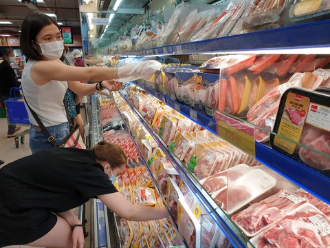 Tin sáng 16-5: Nhiều mặt hàng bình ổn có thể tăng giá; Thêm 1 ngày không ca COVID-19 tử vong - Ảnh 1. Tin sáng 16-5: Nhiều mặt hàng bình ổn có thể tăng giá; Thêm 1 ngày không ca COVID-19 tử vong - Ảnh 1.
