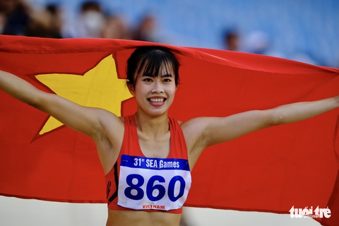 ‘Nữ hoàng’ lại tạo bất ngờ ở Mỹ Đình - Ảnh 3. ‘Nữ hoàng’ lại tạo bất ngờ ở Mỹ Đình - Ảnh 3.
