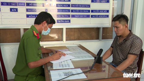 Bắt 3 bị can nổ súng trước cổng tòa án tỉnh Tiền Giang - Ảnh 1. Bắt 3 bị can nổ súng trước cổng tòa án tỉnh Tiền Giang - Ảnh 1.