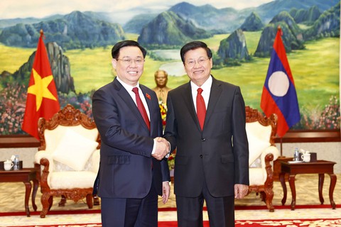 Chủ tịch Quốc hội Vương Đình Huệ gặp Tổng bí thư, Chủ tịch nước Lào - Ảnh 1. Chủ tịch Quốc hội Vương Đình Huệ gặp Tổng bí thư, Chủ tịch nước Lào - Ảnh 1.