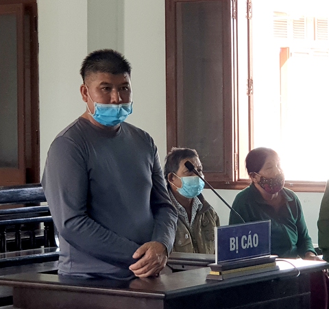 Đánh mẹ vì mâu thuẫn đất đai, ‘võ sư đẳng cấp quốc gia’ lãnh án tù - Ảnh 1. Đánh mẹ vì mâu thuẫn đất đai, ‘võ sư đẳng cấp quốc gia’ lãnh án tù - Ảnh 1.