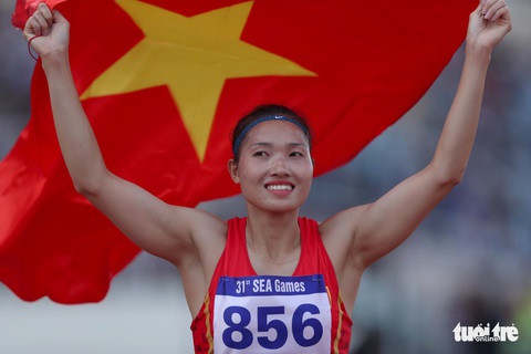 Đoạt huy chương vàng SEA Games 31, Nguyễn Linh Na phá kỷ lục quốc gia đứng im 17 năm - Ảnh 1. Đoạt huy chương vàng SEA Games 31, Nguyễn Linh Na phá kỷ lục quốc gia đứng im 17 năm - Ảnh 1.