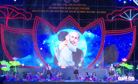 Lễ hội Làng Sen: ‘Người là niềm tin tất thắng’ - Ảnh 2. Lễ hội Làng Sen: ‘Người là niềm tin tất thắng’ - Ảnh 2.