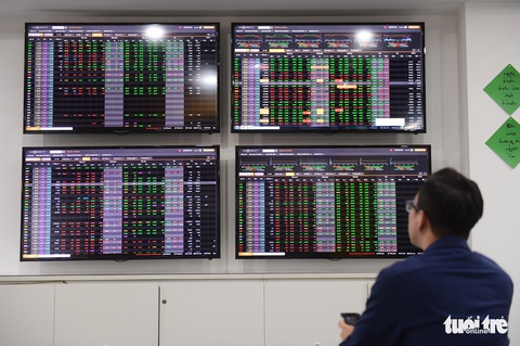 Cổ phiếu chứng khoán tăng mạnh chưa đủ giúp VN-Index lấy lại ngưỡng 1.200 điểm - Ảnh 1. Cổ phiếu chứng khoán tăng mạnh chưa đủ giúp VN-Index lấy lại ngưỡng 1.200 điểm - Ảnh 1.