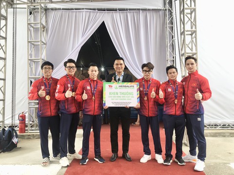 Herbalife VN thưởng nóng 30 Huy Chương Vàng của Đoàn Thể Thao VN tại SEA Games 31 - Ảnh 1. Herbalife VN thưởng nóng 30 Huy Chương Vàng của Đoàn Thể Thao VN tại SEA Games 31 - Ảnh 1.