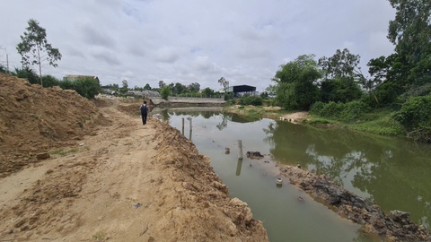 Lập biên bản, đề nghị xử phạt doanh nghiệp chiếm hơn 8.300m2 đất phi nông nghiệp - Ảnh 1. Lập biên bản, đề nghị xử phạt doanh nghiệp chiếm hơn 8.300m2 đất phi nông nghiệp - Ảnh 1.