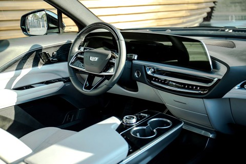 Cách Cadillac nịnh khách mua xe điện tại Trung Quốc: Bảo hành trọn đời, sạc miễn phí 1.200km - Ảnh 2. Cách Cadillac nịnh khách mua xe điện tại Trung Quốc: Bảo hành trọn đời, sạc miễn phí 1.200km - Ảnh 2.