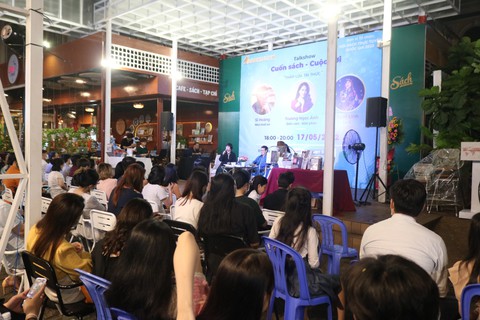 Trương Ngọc Ánh: Mỗi năm đều đọc đi đọc lại Đắc nhân tâm - Ảnh 3. Trương Ngọc Ánh: Mỗi năm đều đọc đi đọc lại Đắc nhân tâm - Ảnh 3.