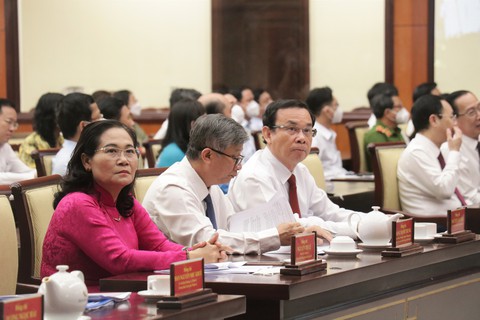 Bí thư Nguyễn Văn Nên: 355 điển hình theo gương Bác là những bông hoa đẹp - Ảnh 1. Bí thư Nguyễn Văn Nên: 355 điển hình theo gương Bác là những bông hoa đẹp - Ảnh 1.