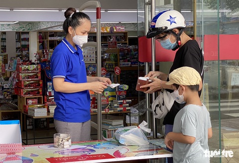 Giá đang nóng, đừng tăng học phí! - Ảnh 3. Giá đang nóng, đừng tăng học phí! - Ảnh 3.