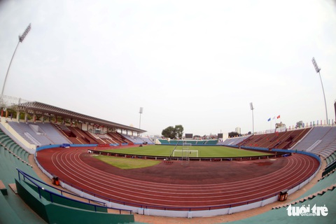 Ngắm sân Việt Trì đẹp như nhung trước trận bán kết U23 Việt Nam - U23 Malaysia - Ảnh 10. Ngắm sân Việt Trì đẹp như nhung trước trận bán kết U23 Việt Nam - U23 Malaysia - Ảnh 10.