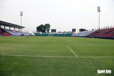 Ngắm sân Việt Trì đẹp như nhung trước trận bán kết U23 Việt Nam - U23 Malaysia - Ảnh 6. Ngắm sân Việt Trì đẹp như nhung trước trận bán kết U23 Việt Nam - U23 Malaysia - Ảnh 6.