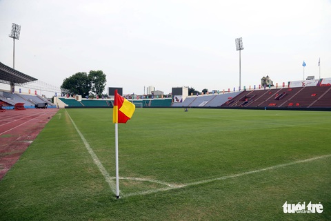 Ngắm sân Việt Trì đẹp như nhung trước trận bán kết U23 Việt Nam - U23 Malaysia - Ảnh 8. Ngắm sân Việt Trì đẹp như nhung trước trận bán kết U23 Việt Nam - U23 Malaysia - Ảnh 8.