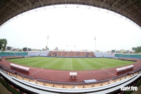 Ngắm sân Việt Trì đẹp như nhung trước trận bán kết U23 Việt Nam - U23 Malaysia - Ảnh 2. Ngắm sân Việt Trì đẹp như nhung trước trận bán kết U23 Việt Nam - U23 Malaysia - Ảnh 2.