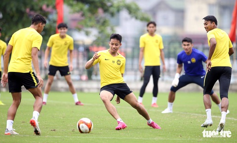 Ngôi sao đang thi đấu ở Bỉ của U23 Malaysia nổi bật trên sân tập - Ảnh 1. Ngôi sao đang thi đấu ở Bỉ của U23 Malaysia nổi bật trên sân tập - Ảnh 1.