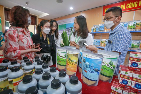 Lấy nông dân làm trung tâm để phát triển các sản phẩm khoa học công nghệ - Ảnh 1. Lấy nông dân làm trung tâm để phát triển các sản phẩm khoa học công nghệ - Ảnh 1.
