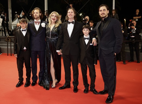 Tom Cruise hớp hồn người hâm mộ tại Liên hoan phim Cannes - Ảnh 6. Tom Cruise hớp hồn người hâm mộ tại Liên hoan phim Cannes - Ảnh 6.