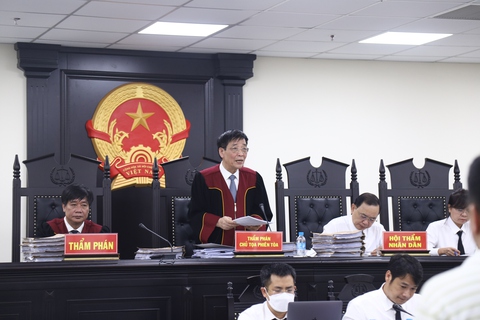 VKS bất ngờ đề nghị giảm mức án, cựu thứ trưởng Trương Quốc Cường lãnh 4 năm tù - Ảnh 2. VKS bất ngờ đề nghị giảm mức án, cựu thứ trưởng Trương Quốc Cường lãnh 4 năm tù - Ảnh 2.