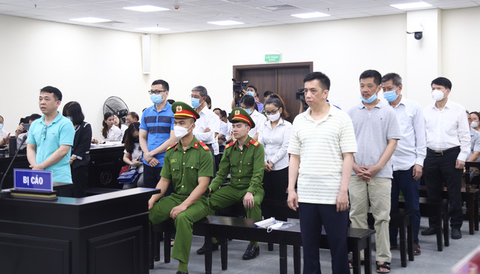 VKS bất ngờ đề nghị giảm mức án, cựu thứ trưởng Trương Quốc Cường lãnh 4 năm tù - Ảnh 3. VKS bất ngờ đề nghị giảm mức án, cựu thứ trưởng Trương Quốc Cường lãnh 4 năm tù - Ảnh 3.