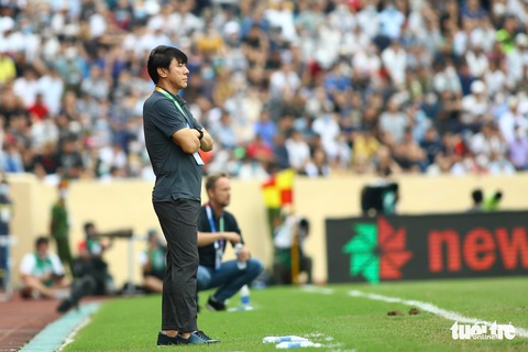 HLV Shin Tae Yong xin lỗi người hâm mộ Indonesia vì để thua U23 Thái Lan - Ảnh 1. HLV Shin Tae Yong xin lỗi người hâm mộ Indonesia vì để thua U23 Thái Lan - Ảnh 1.