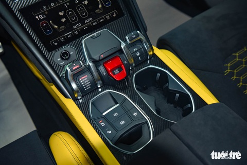 Lamborghini Urus Pearl Capsule - Siêu SUV hàng độc tại Việt Nam - Ảnh 8. Lamborghini Urus Pearl Capsule - Siêu SUV hàng độc tại Việt Nam - Ảnh 8.