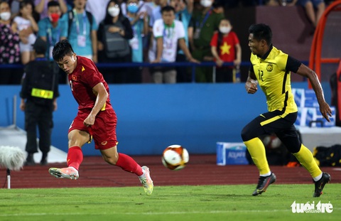 Chung kết với U23 Thái Lan, nhiều khả năng hậu vệ Lê Văn Xuân không thể thi đấu - Ảnh 2. Chung kết với U23 Thái Lan, nhiều khả năng hậu vệ Lê Văn Xuân không thể thi đấu - Ảnh 2.