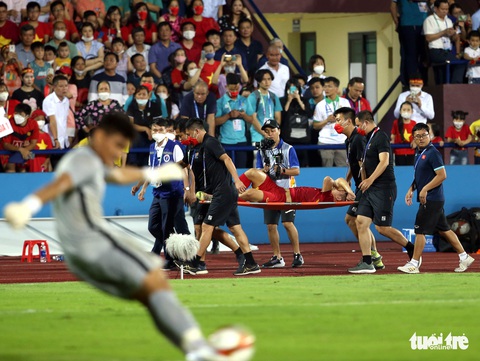 Chung kết với U23 Thái Lan, nhiều khả năng hậu vệ Lê Văn Xuân không thể thi đấu - Ảnh 1. Chung kết với U23 Thái Lan, nhiều khả năng hậu vệ Lê Văn Xuân không thể thi đấu - Ảnh 1.