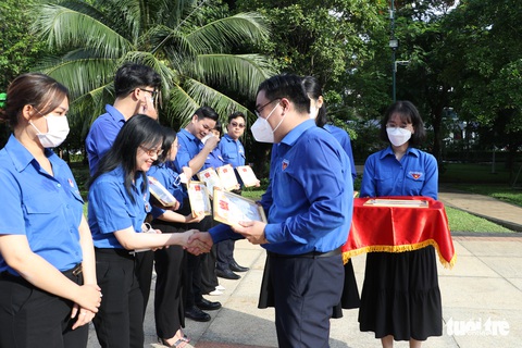 Tuyên dương 138 tập thể, cá nhân điển hình học tập và làm theo lời Bác - Ảnh 1. Tuyên dương 138 tập thể, cá nhân điển hình học tập và làm theo lời Bác - Ảnh 1.